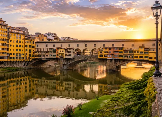 Image of Italy in essential chapters